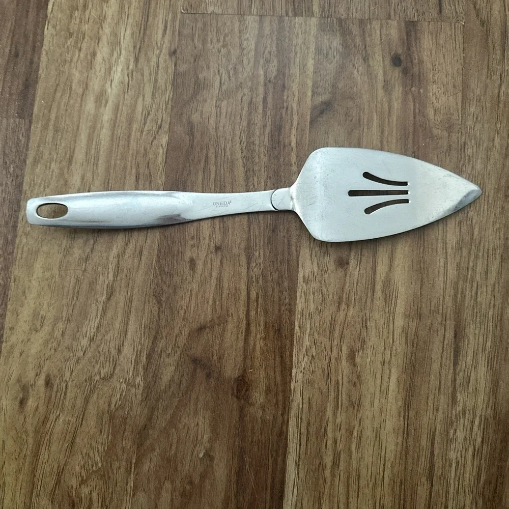 Oneida dessert tool